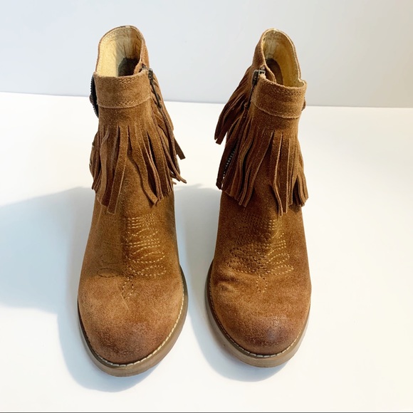 Ariat Unbridled Avery Heeled Ankle Booties Fringe - Picture 2 of 11